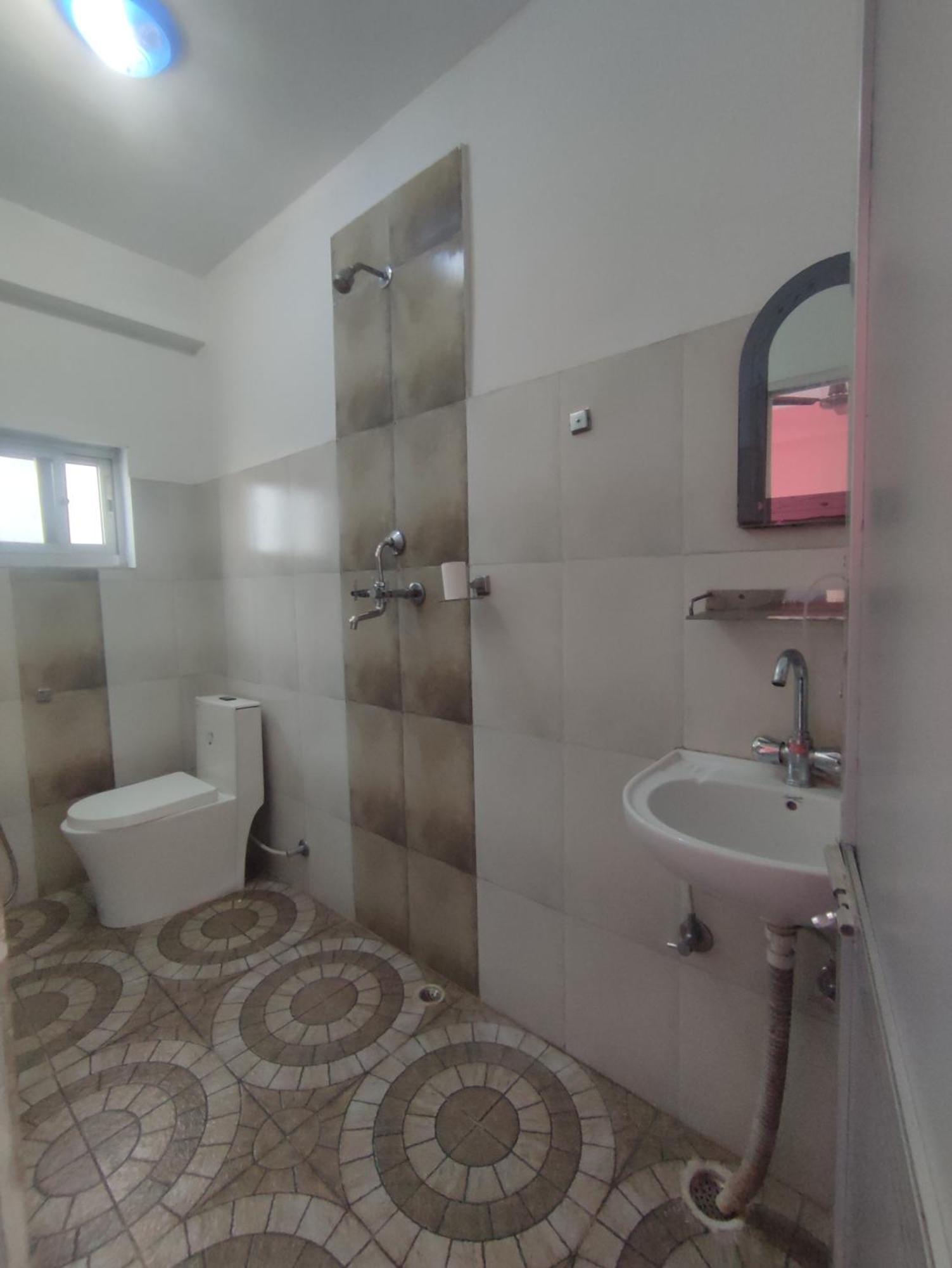 Krishna Inn Похара Екстериор снимка