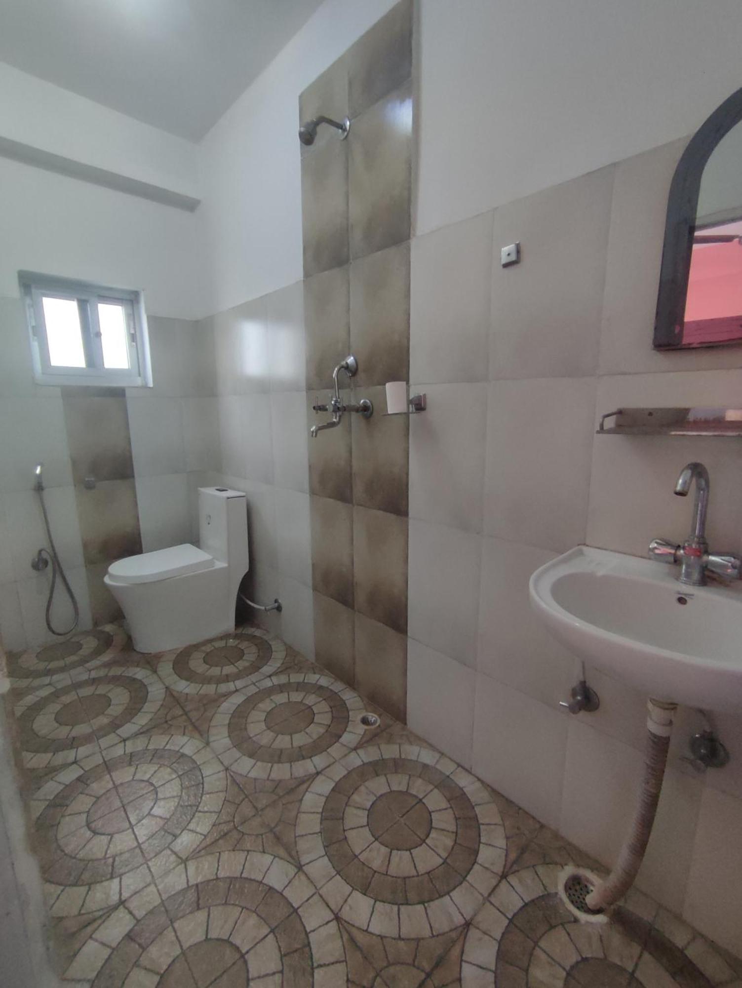 Krishna Inn Похара Екстериор снимка