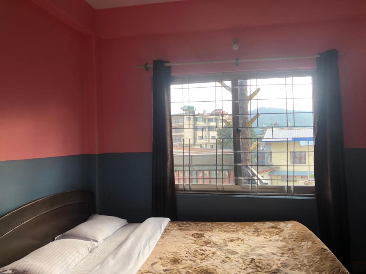 Krishna Inn Похара Екстериор снимка
