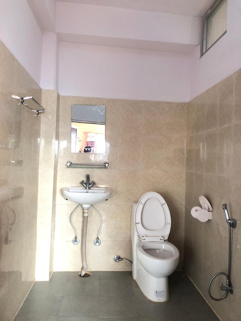 Krishna Inn Похара Екстериор снимка